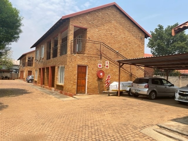 2 Bedroom Property for Sale in Rustenburg Central North West